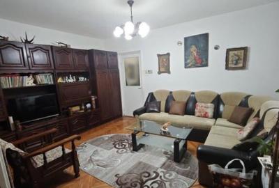 Apartament cu 4 camere semidecomandat în Săsar