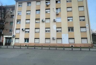 Garsonieră decomandată în UTA - 1