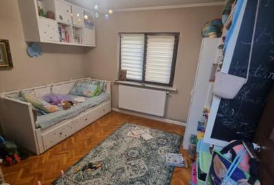 Apartament 4 camere decomandate 87 mp, etaj 1, Brazda lui No - 12