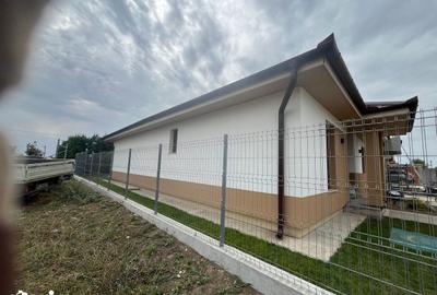 Casă cu 3 camere decomandat cu Teren 300 Mp în Sânmartin