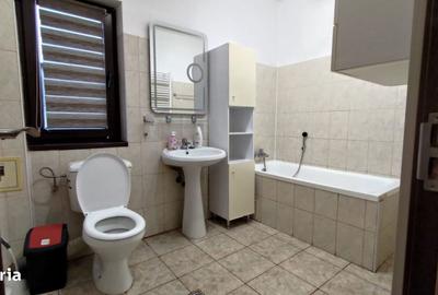 Apartament cu 3 camere în Central - 2