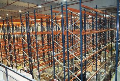 Spațiu comercial, de 4,150 mp, în Central - 7
