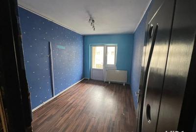 Apartament de vanzare 4 camere - 1