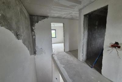 Casă cu 4 camere cu Teren 180 Mp în 1 Decembrie - 1