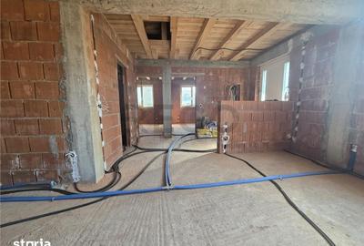 Casă cu 3 camere cu Teren 545 Mp în Girișu de Criș - 4