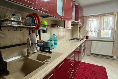 Apartament 4 camere decomandat 97 mp utili - Pia?a Moldovei. Apartament 4 camere decomandat 97 mp utili - Pia?a Moldovei. - 4