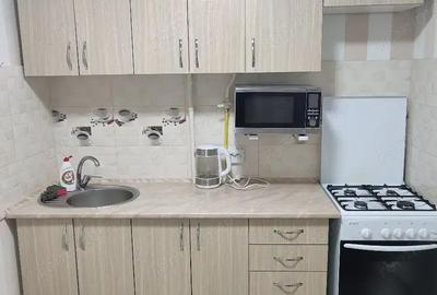 Ofer spre inchiriere apartament cu 2 camere, 55 mp , situat in Cartierul Tineretului, langa Palatul - 1