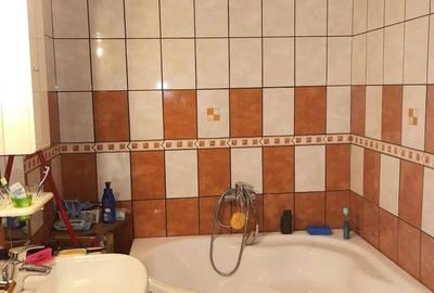 Apartament cu 3 camere decomandat în Sâmbăta de Sus - 2