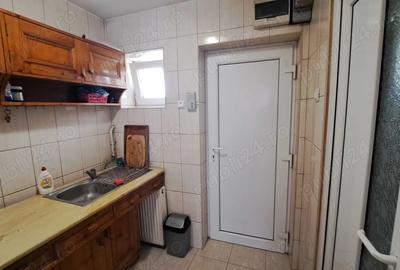 Proprietar - inchiriez ap. 1 cam. Complexul Studentesc - 10