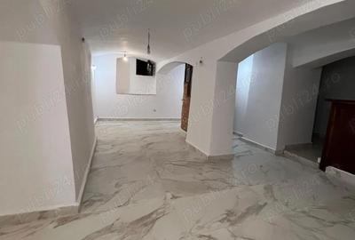 Spațiu comercial, de 91 mp, în Central - 3