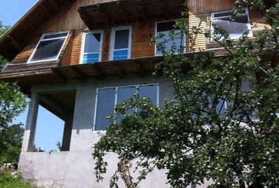 Casă cu 7 camere cu Teren 300 Mp în Breaza - 10