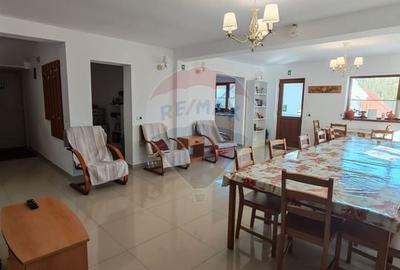 Hotel/Pensiune, de 270 mp, în Baia de Fier - 7