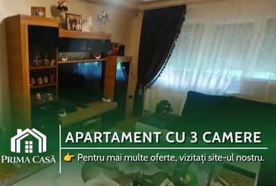 Casă cu 3 camere decomandat în Micro 14 - 2