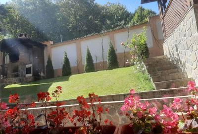 Casa Stefan-Sinaia,cu o capacitate de 14 spatii,inchiriaza pe o perioada indelungata. - 8