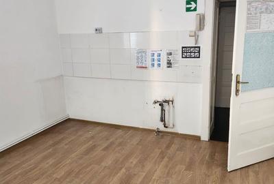 Apartament cu 2 camere decomandat în Central - 3