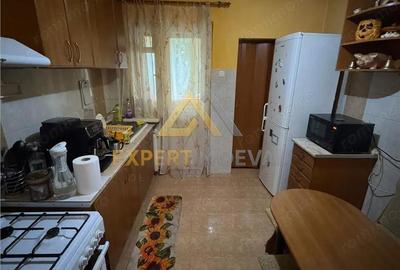 Apartament cu 4 camere decomandat în Central - 13