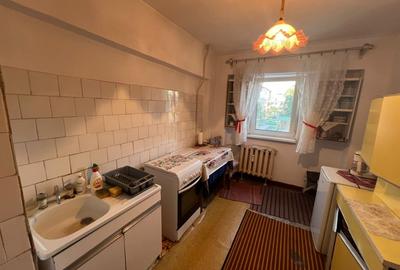 Apartament 3 camere etajul 1/8 în Zona Km 0, decomandat 67 mp Apartament 3 camere etajul 1/8 în Zona Km 0, decomandat 67 mp - 2