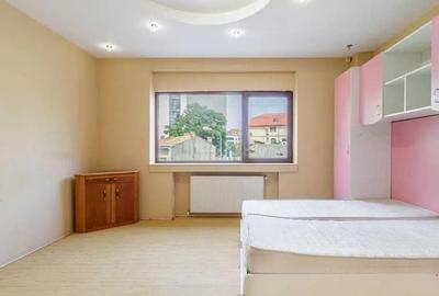 Apartament cu 3 camere decomandat în P-ța Unirii - 2