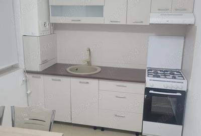 Inchiriez apartament cu o camera, in zona centrala,etaj 1 - 1