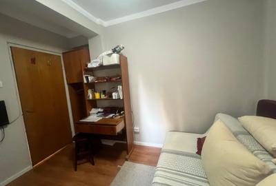 Centru apartament 3 camere renovat etajul 1 vedere stradala - 12