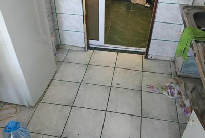 Apartament cu 3 camere nedecomandat în Micro 17 - 2