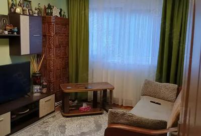 Vand apartament 3 camere