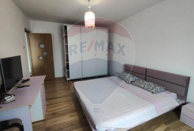 Apartament cu 3 camere decomandat în 1 Mai