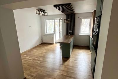 Apartament cu 3 camere decomandat în Exterior Vest