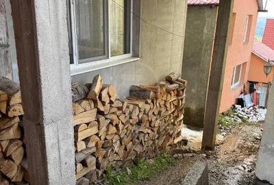 Casă cu 10 camere cu Canalizare în Lupeni - 2
