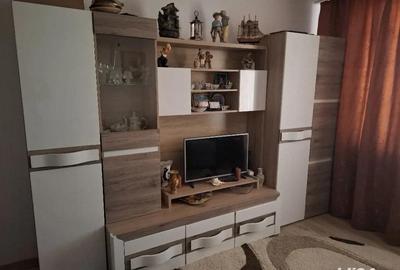 Apartament cu 4 camere nedecomandat în Motru - 3