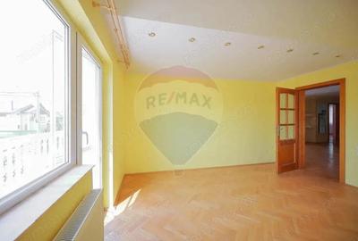 Casa cu 6 camere ?i 1000mp teren de vanzare in Sanmartin - 3