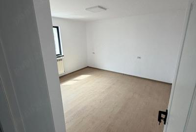 Apartament cu 4 camere decomandat în Central - 4