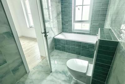 Casă cu 4 camere în Central - 2