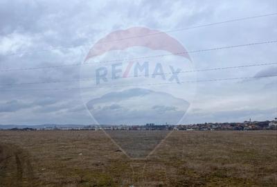 Teren de 4500 mp, în Ștrand