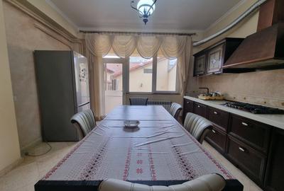 Casă individuală cu 6 camere cu Canalizare în Capitol - 2