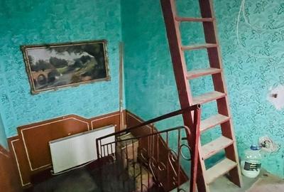 Casă cu 4 camere decomandat în Central - 13