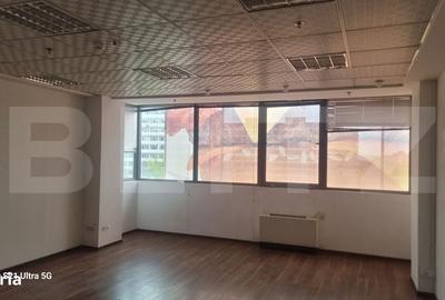 Spațiu comercial, de 1,600 mp, în Central - 2