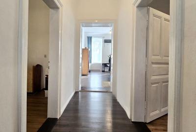 Un apartament care îți oferă orașul la un pas și vedere la Bega - 10