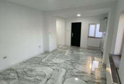Casă la curte 260mp de vânzare Excelentă   Sălaj Bachus Sector 5 - 4