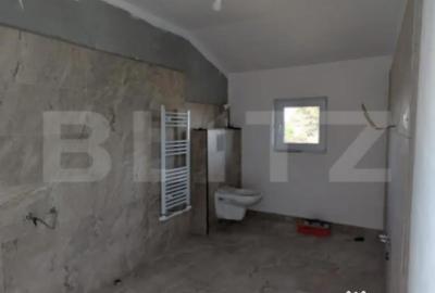 Casă cu 7 camere cu Teren 1790 Mp în Bungetu - 2
