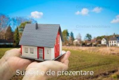 Casă cu 4 camere cu Canalizare în Central - 1