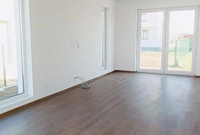 Casă cu 3 camere în Berceni - 1