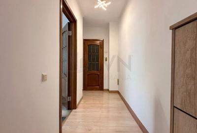 Apartament cu 3 camere semidecomandat, mobilat în P-ța Victoriei - 8