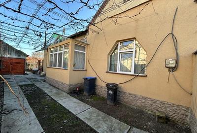 Vand casa mare din caramida,in Parneava,st.720 mp.locuibila imediat. - 2