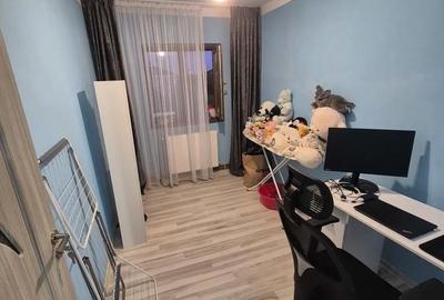 Apartament cu 3 camere decomandat în Aradului - 3