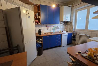 Apartament cu 3 camere semidecomandat, mobilat în P-ța Victoriei - 12