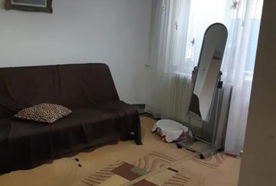 Apartament cu 3 camere semidecomandat în Tătărași - 2
