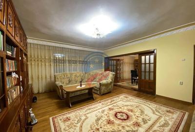 Casă cu 7 camere cu Teren 720 Mp în Bordei - 4