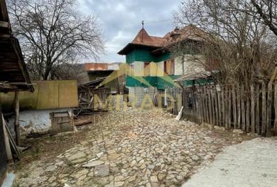 Casă cu 5 camere cu Teren 1990 Mp în Adunați - 10