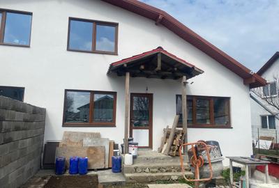 Casă cu 3 camere cu Canalizare în Lumina - 1